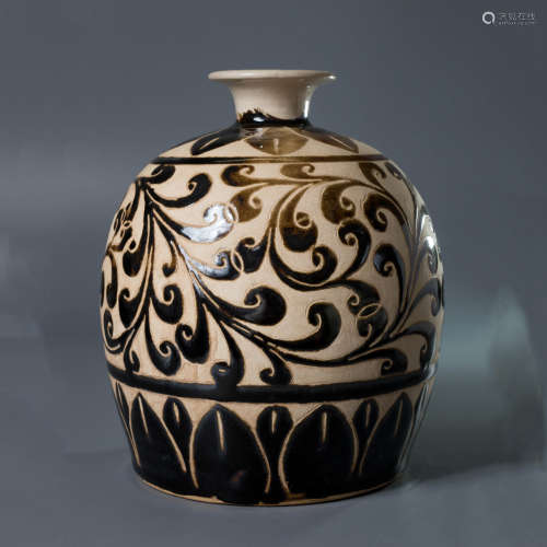 An Incised Black-Glazed Floral Porcelain Meiping Vase