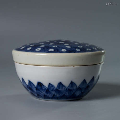 A Blue And White Lotus Incense Box And Cover