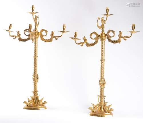 Paire de grands chandeliers rhénans en bronze et cuivre doré...