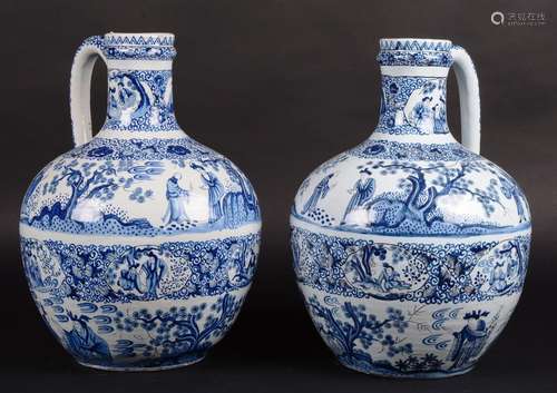 DELFT.Paire de jarres en faïence de Delft, à décor chinois. ...