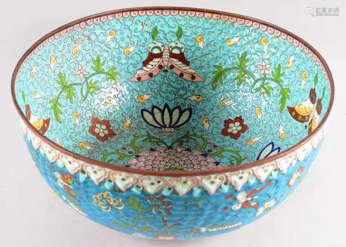 CHINEGrand et profond plat aux émaux en cloisonné, à décor, ...