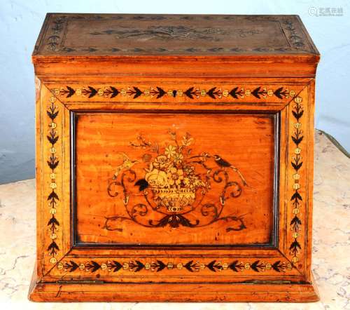 ANGLETERRE, Thornhill Imperial Writing Cabinet, écritoire ac...