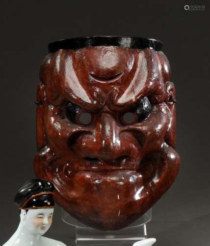 日本-江户时代(1603-1868)红漆木雕能面具，有O-Beshimi，纸上有签名...