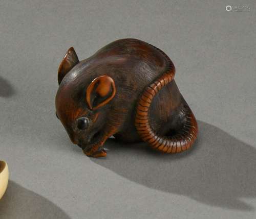 日本-江户时代(1603-1868)盒木净介，老鼠吃豆，眼嵌黑角，身上刻有T...