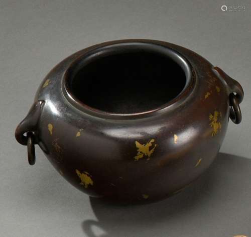 中国 - 19世纪鎏金青铜香炉，带两个活动把手。宣德印H.7.5厘米