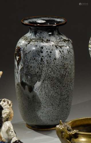 中国 - 19世纪釉上彩瓷瓶，白底棕綠斑紋及火焰釉H.24厘米
