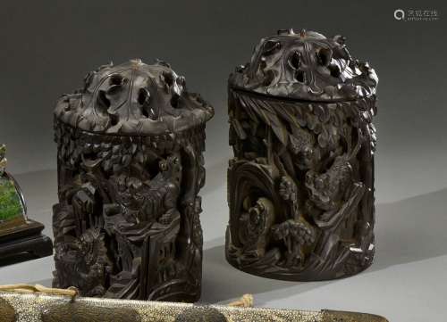 中国 - 19世纪染色木盖罐一对，竹林杉木雕狗纹，盖子是莲花形的H.2...
