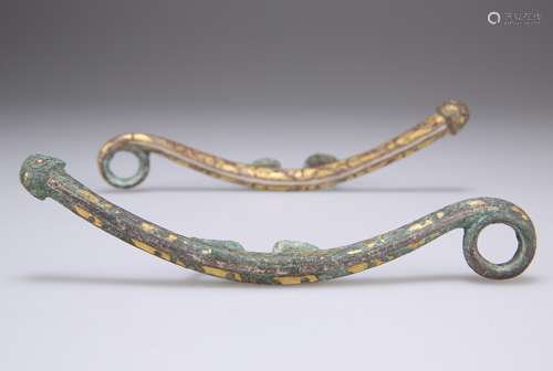 A PAIR OF GILT HORSE BITS FITTINGS, WARRING STATES OR HAN DY...