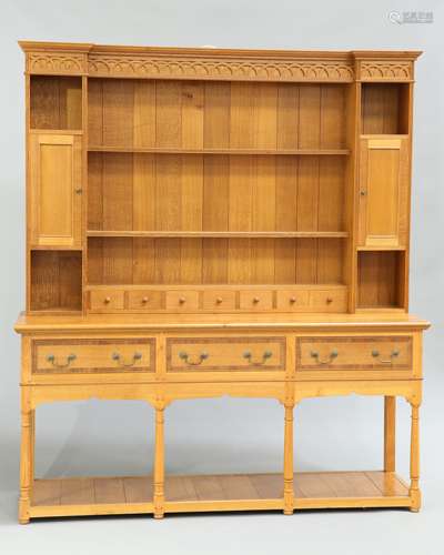 A GEORGIAN STYLE OAK DRESSER AND RACK