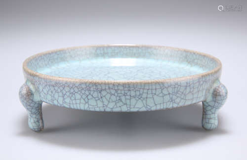 A CHINESE TURQUOISE GLAZED FOOTED DISH