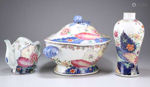 THREE PIECES OF CHINESE TOBACCO LEAF PATTERN PORCELAIN