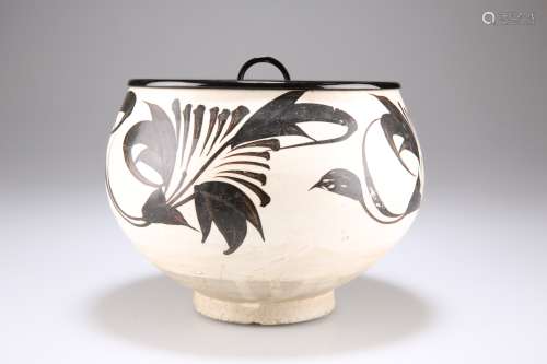 A 'CIZHOU' PAINTED FLORAL DEEP BOWL, SONG/JIN DYNASTY