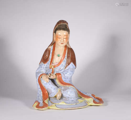 A famille-rose statue of Guan Yin