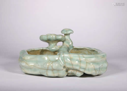 A celadon-glazed washer