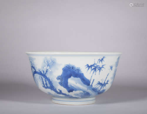 A blue and white 'floral' bowl