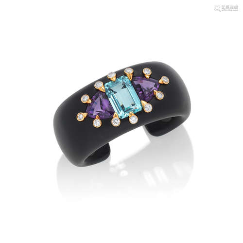 AN AQUAMARINE, AMETHYST, DIAMOND AND EBONY BANGLE, BY JAR