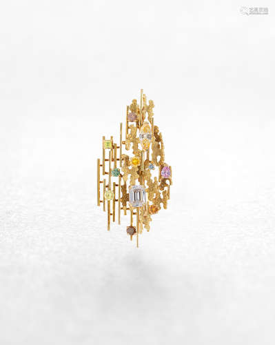 A FANCY-COLOURED DIAMOND BROOCH, BY J. FRIEDMAN, CIRCA 1970