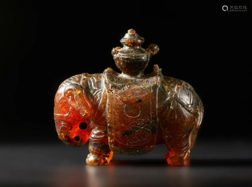 Arte Cinese An amber (burmite) elephant figure China,