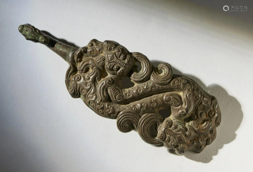 Arte Cinese A zoomorphic buckle China, Warring States