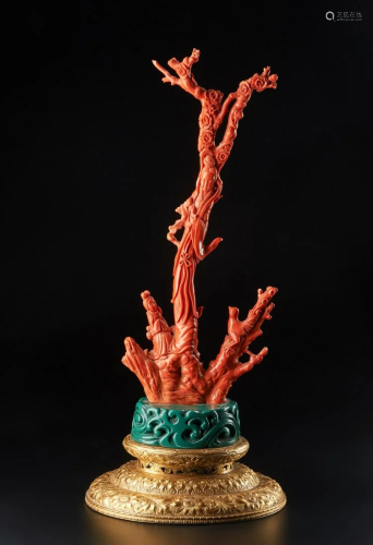 Arte Cinese A large red coral carved with a lady