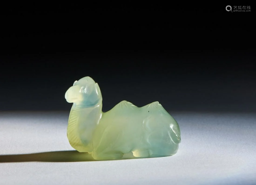 Arte Cinese A camel shaped jadeite carving China, 19th