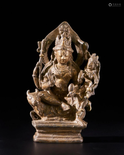 Arte Indiana A bronze figure of Shiva and Parvati