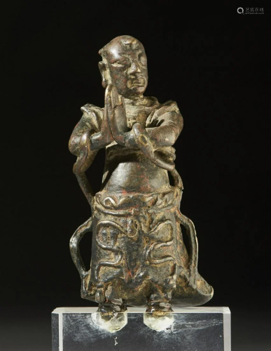 Arte Cinese A high silver bronze figure of worshipper