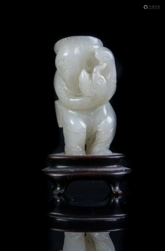 Arte Cinese A white jade figure of a scholar China.