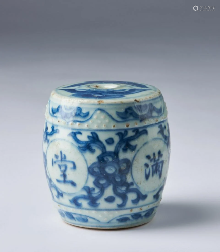 Arte Cinese A blue and white porcelain barrel shaped