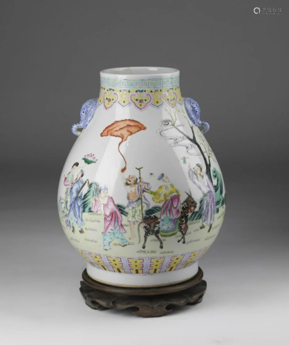 Arte Cinese Large famille rose hu vase bearing an