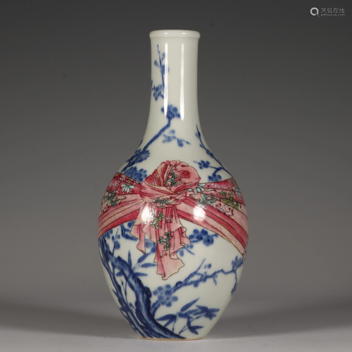A Chinese blue and white 'Prunus' vase