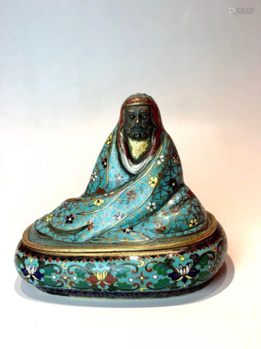 A Chinese cloisonnÃ© enamelled bronze box and cover