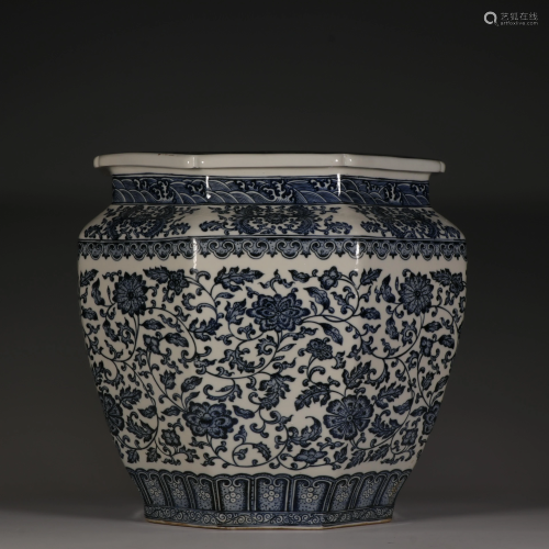A Chinese blue and white octagonal jar