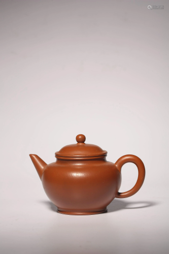 A Chinese zisha teapot