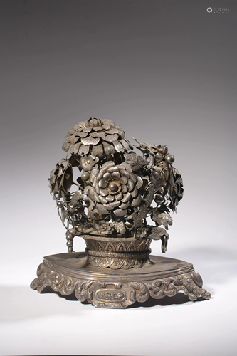 A Chinese silver floral hair ornament