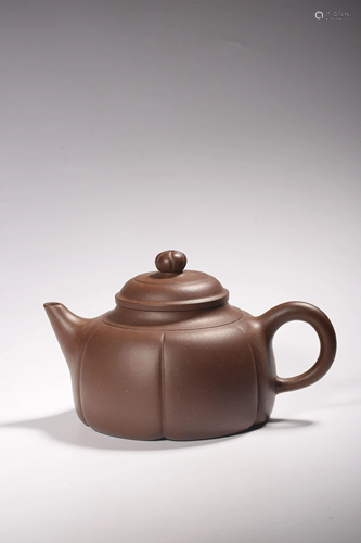 A Chinese zisha teapot