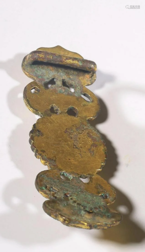 A Chinese gilt bronze belt buckle