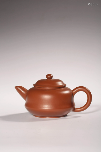 A Chinese zisha teapot