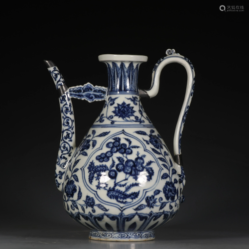 Ming style blue and white flower pattern holding pot