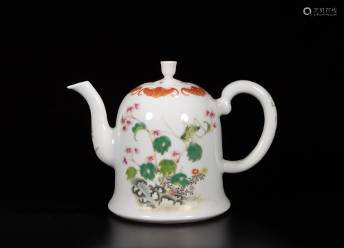 Qing style Colorful Teapot