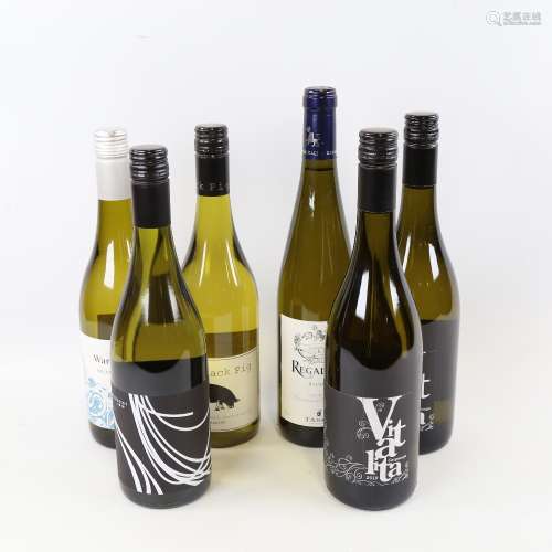 6 mixed white wines. All wines in good condition, private ce...
