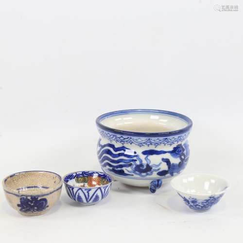 4 pieces of Oriental porcelain, largest blue and white cauld...