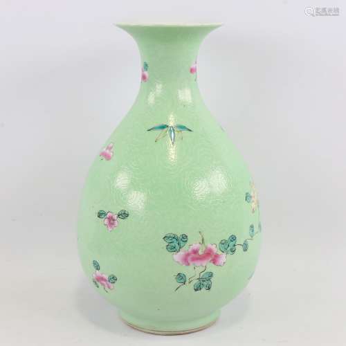 A Chinese green glaze porcelain narrow-necked vase, painted ...