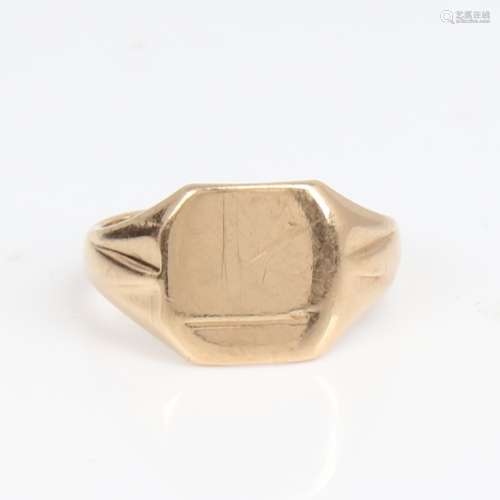 A late 20th century 9ct gold signet ring, maker's marks KBSP...