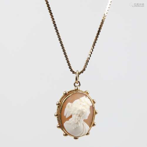 A Victorian high relief carved cameo shell pendant necklace,...