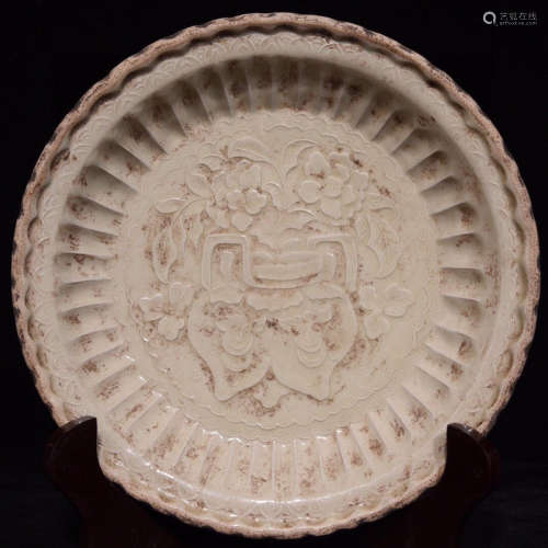 DING WARE FLOWER PATTERN DISH