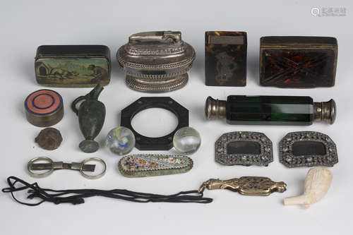 A group of collectors' items, including a late Victorian gre...