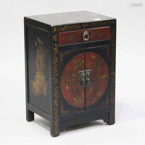 A small 20th century lacquered chinoiserie bedside cabinet, ...