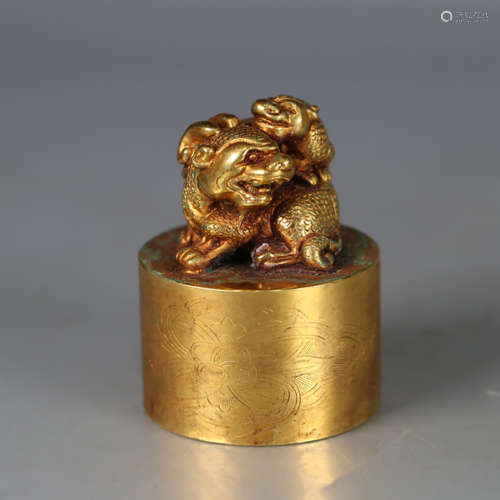 A gilt bronze beasts seal