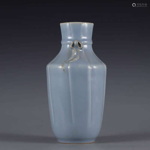 A blue-glazed bundle porcelain vase